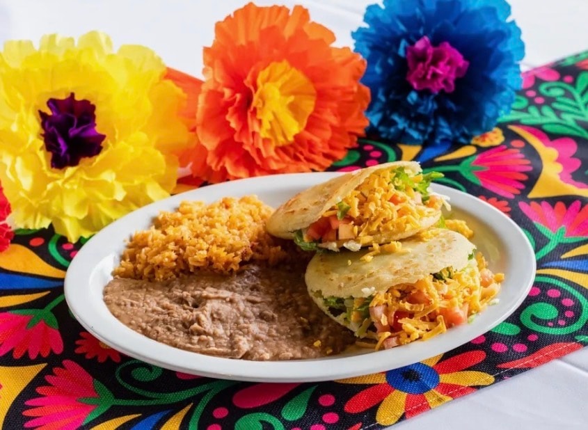 Gorditas Plate